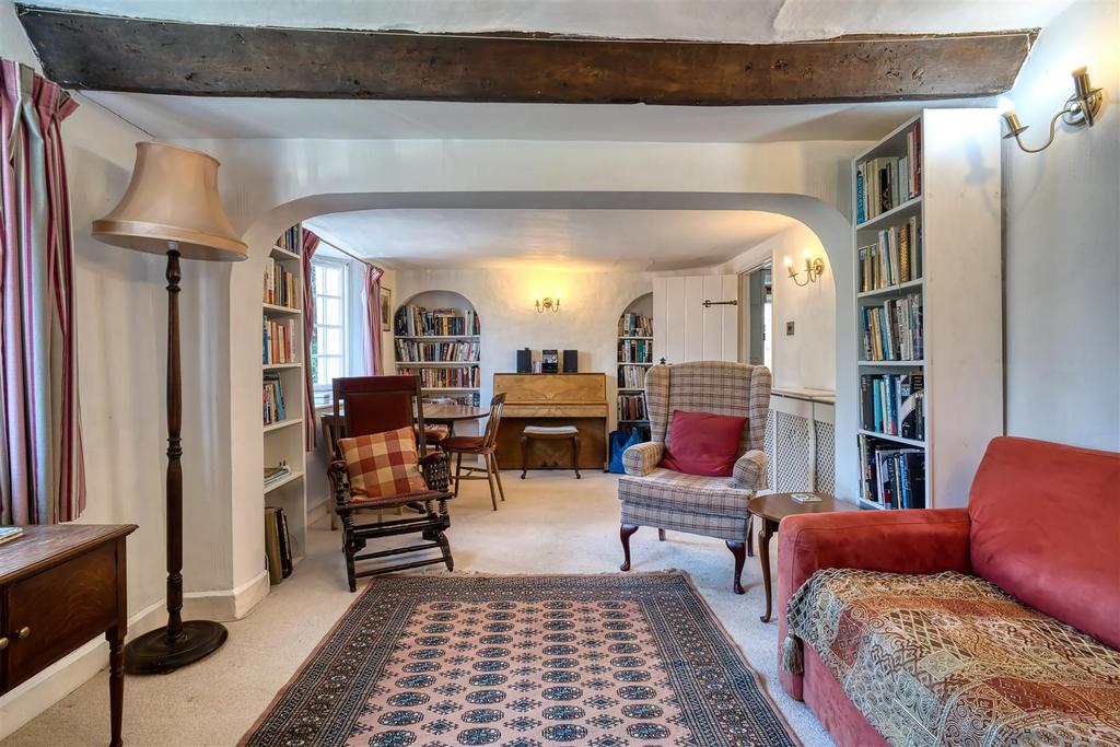 Sitting Room/Dining Room