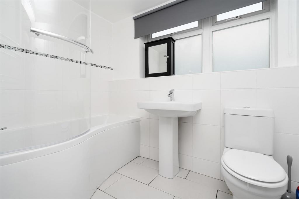 46 White House Way 1.jpg