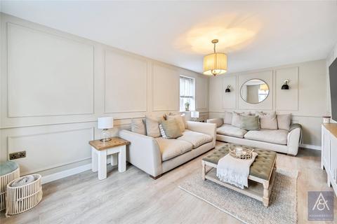 4 bedroom semi-detached house for sale, Uttoxeter Way, Northamptonshire NN12