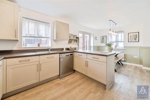 4 bedroom semi-detached house for sale, Uttoxeter Way, Northamptonshire NN12