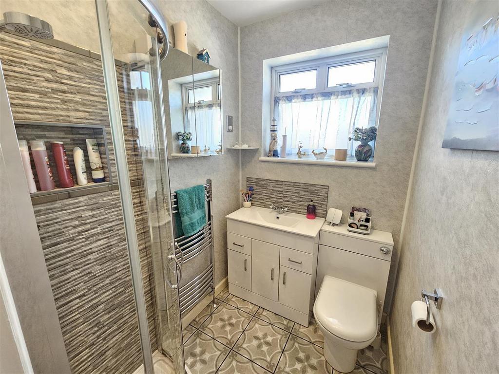 Shower Room.jpg