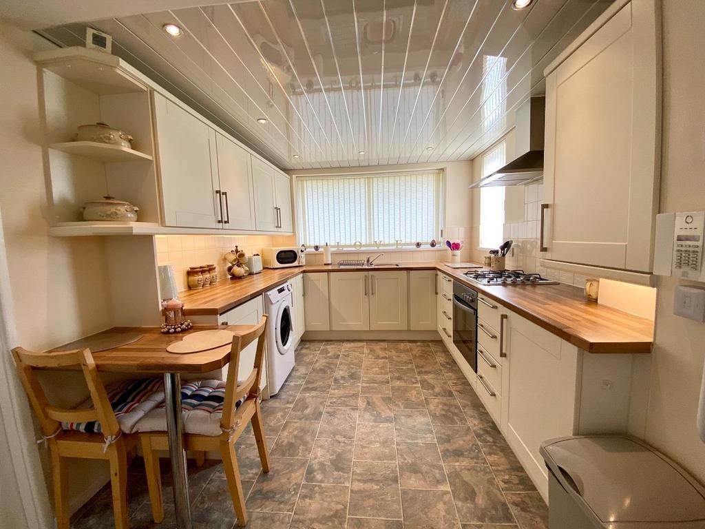 Dining kitchen