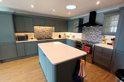 2 bedroom detached bungalow for sale, Towyn Way West, Abergele, LL22