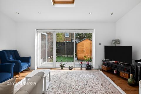 undefined, Hewitt Avenue, London