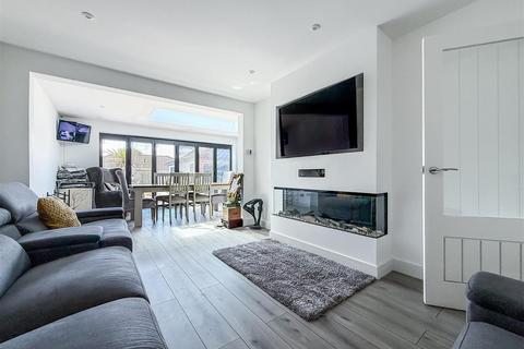 6 bedroom semi-detached house for sale, Orchard Grove, Portchester
