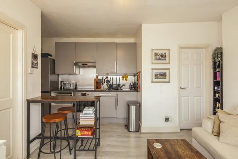 1 bedroom flat to rent, Central Hill London SE19