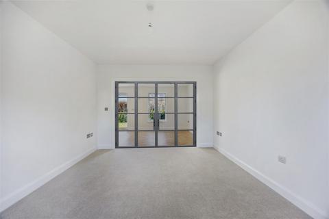 4 bedroom detached house for sale, London Road, Charlton Kings, Cheltenham