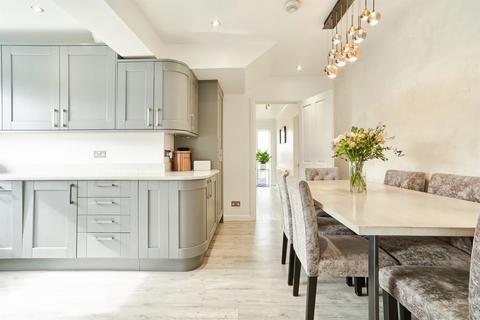 4 bedroom detached house for sale, Hoyle Court Road, Shipley BD17