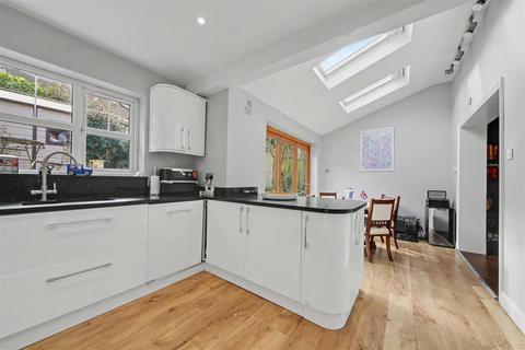 undefined, Nell Gwynn Close, Shenley