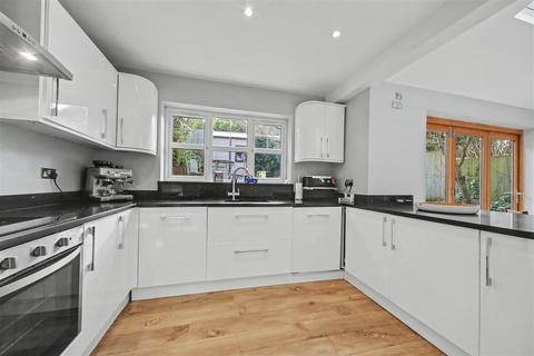 undefined, Nell Gwynn Close, Shenley