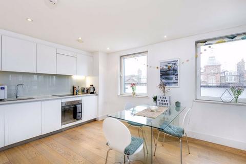3 bedroom flat to rent, Tiltman Place, London N7
