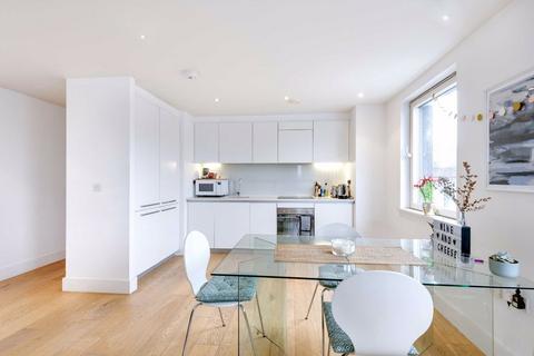 3 bedroom flat to rent, Tiltman Place, London N7