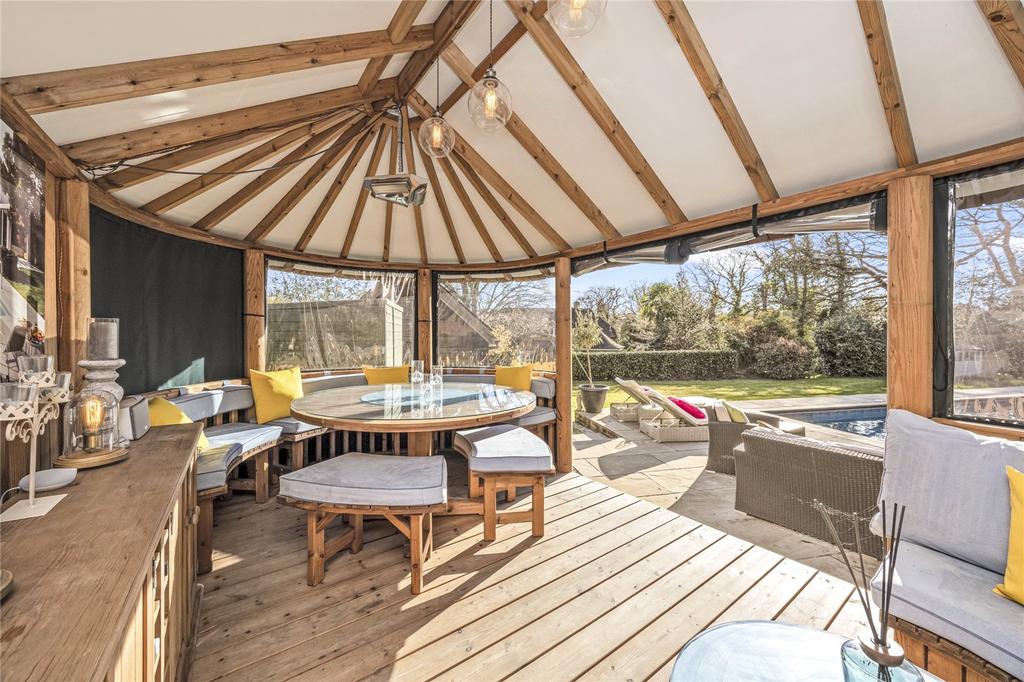 Breeze Hut
