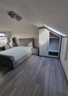 1 bedroom in a house share to rent, St Andrew's Rd, London, IG1