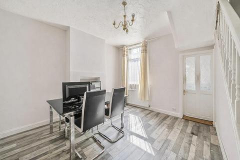 3 bedroom terraced house to rent, Scrooby Street, London