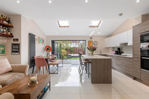 2 bedroom maisonette for sale, 62 Bushey Road, Raynes Park SW20