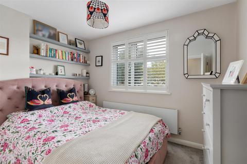 2 bedroom maisonette for sale, 62 Bushey Road, Raynes Park SW20