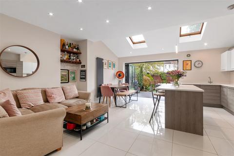 2 bedroom maisonette for sale, 62 Bushey Road, Raynes Park SW20