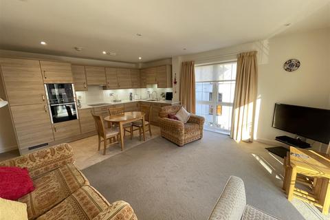 2 bedroom retirement property for sale, Fountain Way, Salisbury SP2