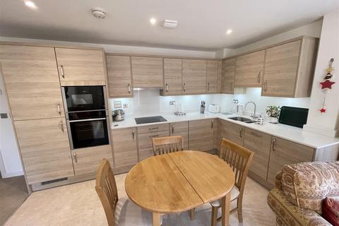 2 bedroom retirement property for sale, Fountain Way, Salisbury SP2