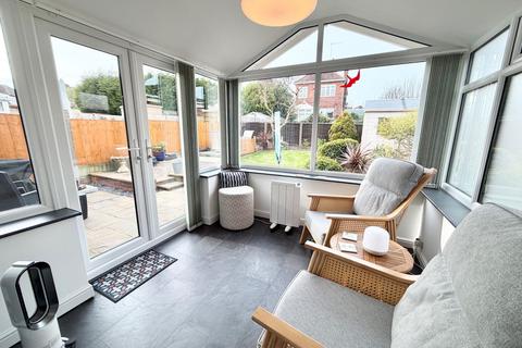 3 bedroom detached house for sale, Westacre Drive, Brierley Hill DY5