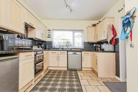 3 bedroom semi-detached house for sale, New Birmingham Road, Tividale, Oldbury
