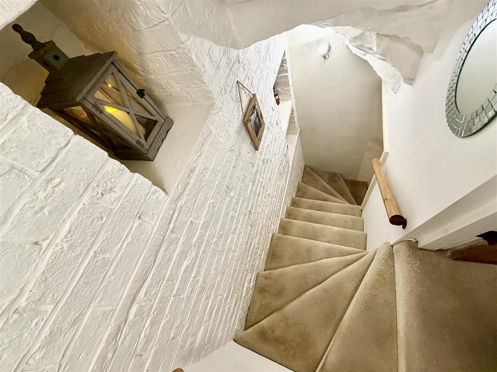Stairs to lower ground floor