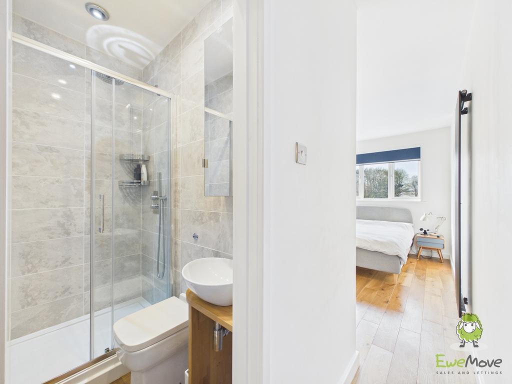 Master Bedroom Emily Dimelow Ewemove Whitchurchand Nan