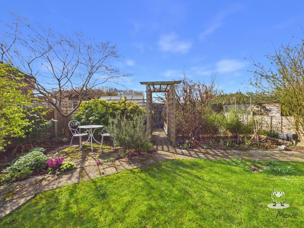 Garden Shot Emily Dimelow Ewemove Whitchurchand Nantwi