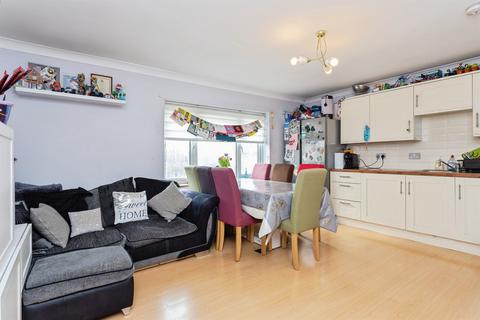 2 bedroom flat for sale, Linton Avenue, Borehamwood