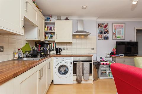 2 bedroom flat for sale, Linton Avenue, Borehamwood