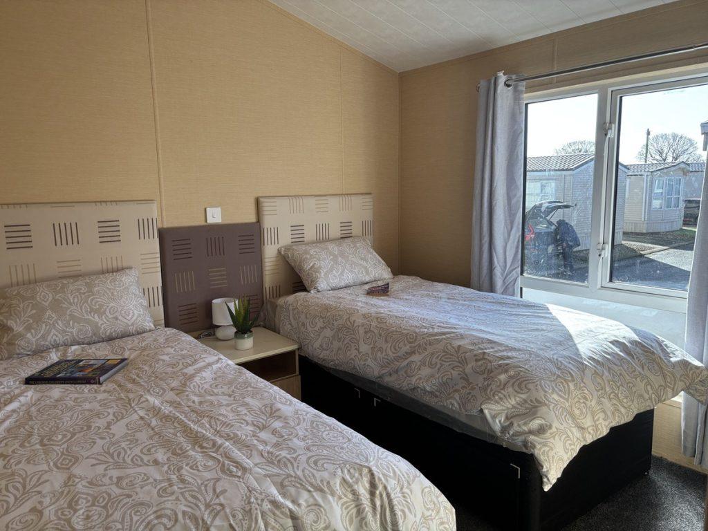 Willerby Boston Twin Bedroom At Smithy Leisure Par