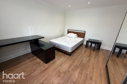 1 bedroom in a house share to rent, Gospatrick Road, LONDON