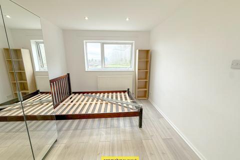 3 bedroom terraced house to rent, Copenhagen Close Luton LU3 3TE