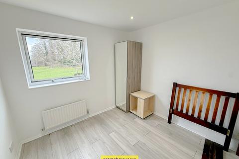 3 bedroom terraced house to rent, Copenhagen Close Luton LU3 3TE