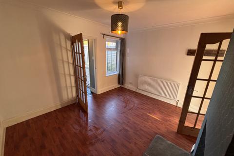 3 bedroom semi-detached house to rent, Weston Grove Road, Southampton SO19
