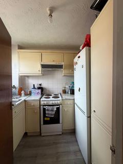 1 bedroom flat for sale, Tramway Avenue, London N9