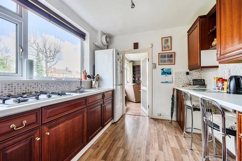 2 bedroom maisonette for sale, Bush Hill Road, London
