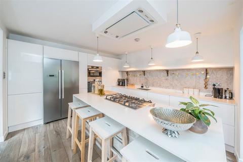 4 bedroom house for sale, Shacklegate Lane, Teddington TW11