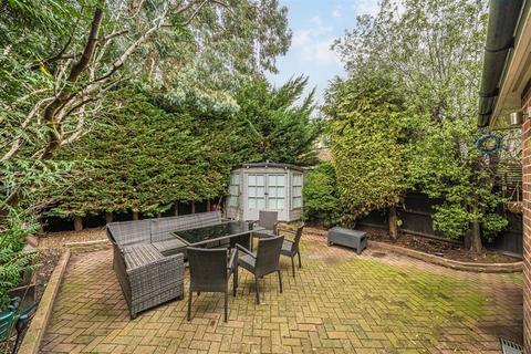 4 bedroom house for sale, Shacklegate Lane, Teddington TW11
