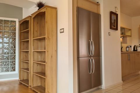 3 bedroom flat to rent, Breadalbane Street, Leith EH6