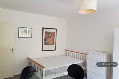 3 bedroom flat to rent, Pamlion Court, London, N4