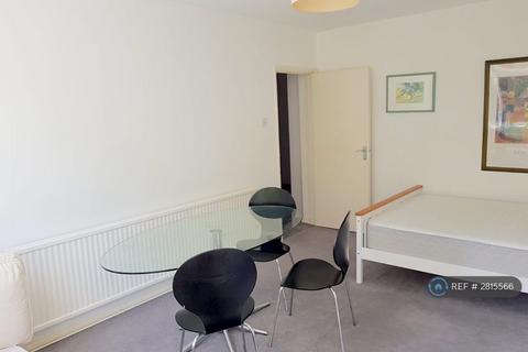 3 bedroom flat to rent, Pamlion Court, London, N4