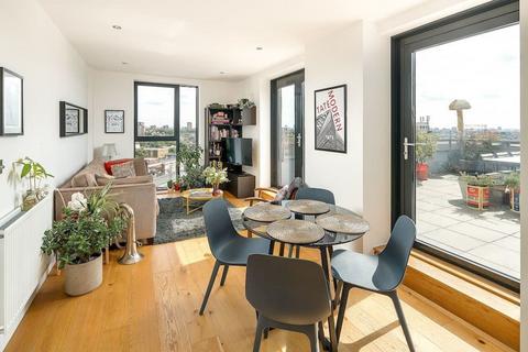 2 bedroom flat for sale, Lee Street, City Mill Apartments Lee Street, E8