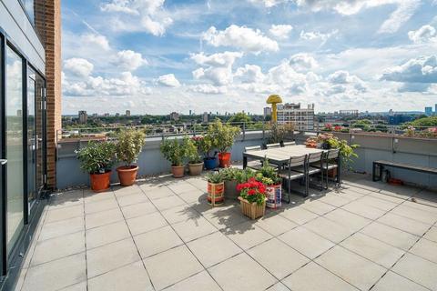 2 bedroom flat for sale, Lee Street, City Mill Apartments Lee Street, E8