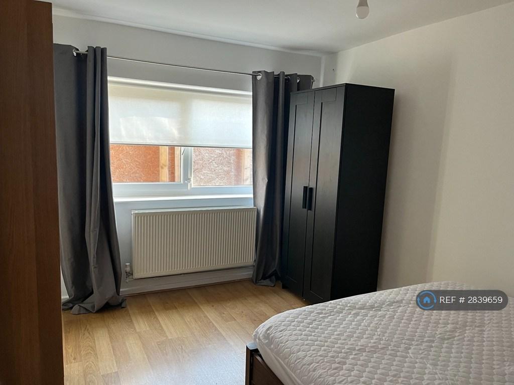 Rear Bedroom With Ensuite