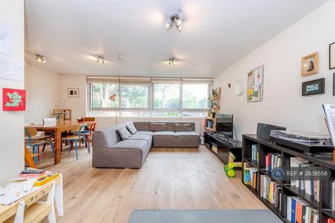 2 bedroom flat to rent, Waverley Court, London, NW3