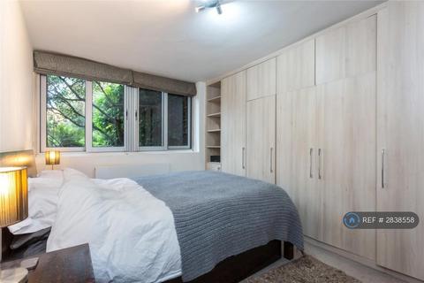 2 bedroom flat to rent, Waverley Court, London, NW3