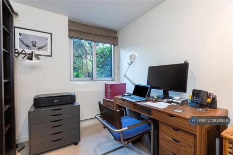 2 bedroom flat to rent, Waverley Court, London, NW3