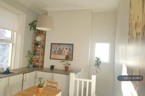 1 bedroom flat to rent, Huskinsson Street, Liverpool, L8